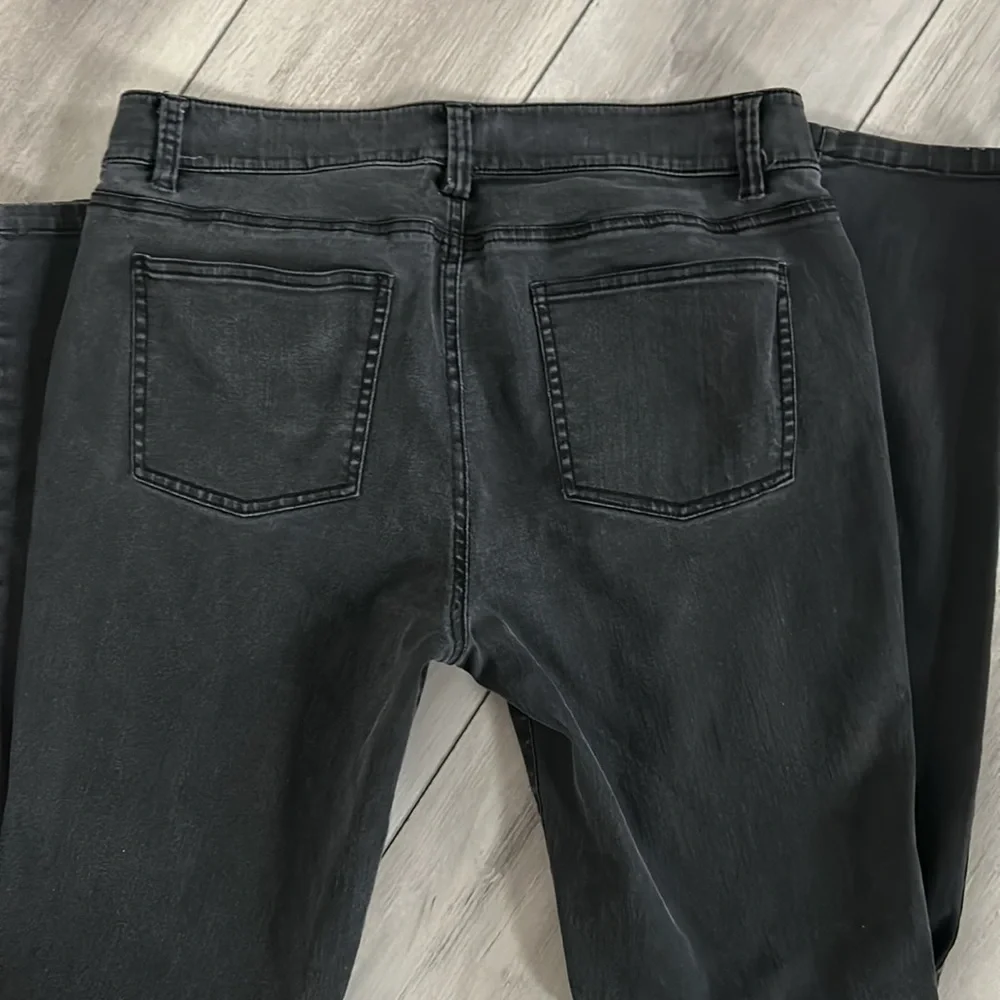 Eileen Fisher size 8 black skinny jeans organic cotton